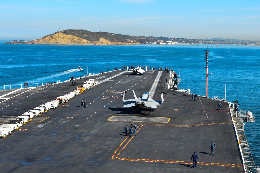 USS Ronald Reagan flight deck action