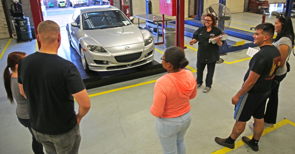 Gearing Up 101! Auto Hobby Classes Teach Marines Crucial Fundamentals