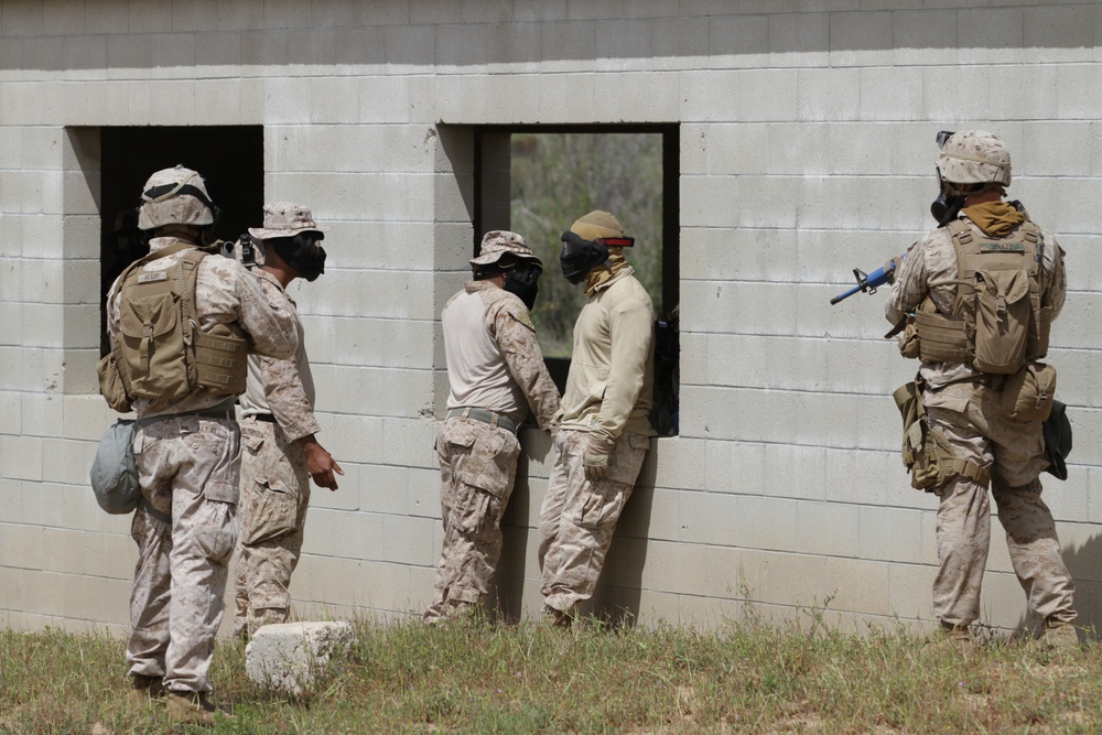 Marines hone leadership skills in the Division School's Urban Leaders Course