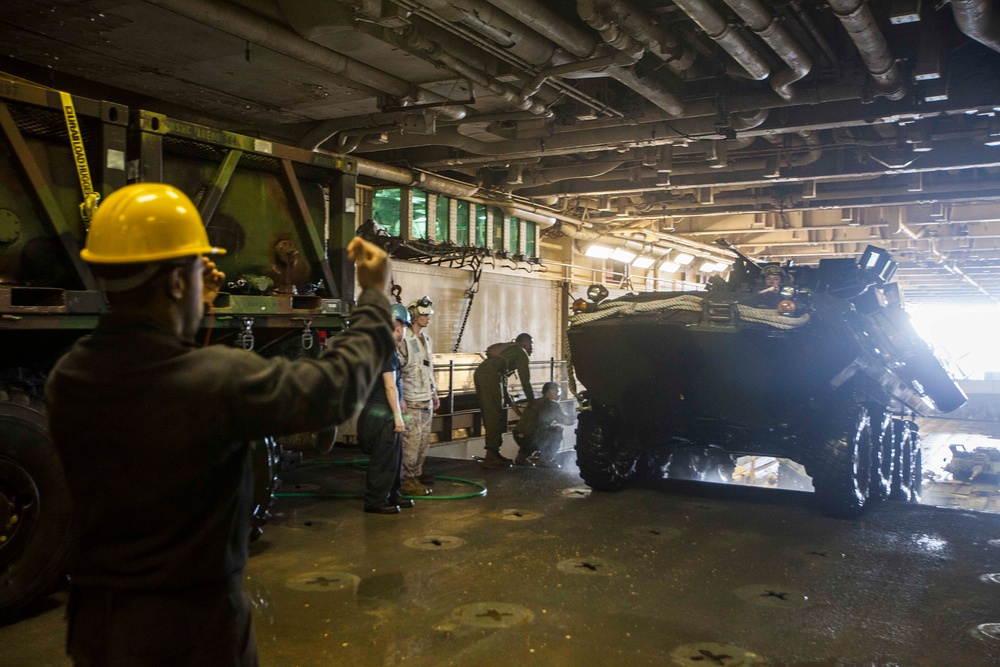 22nd MEU loads vehicles onto USS Bataan after exercise