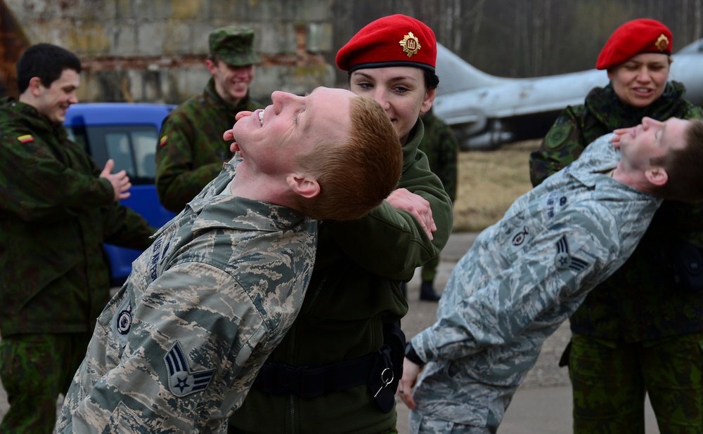 48th AEG Defenders train with Lithuanian partners