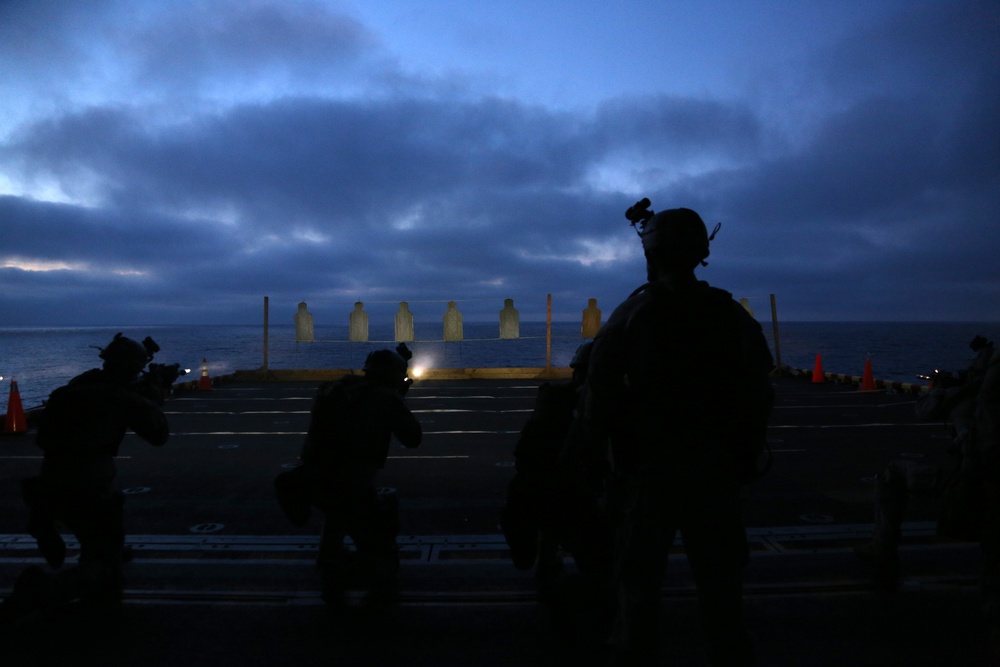 11th Marine Expeditionary Unit's raid force conducts combat drills