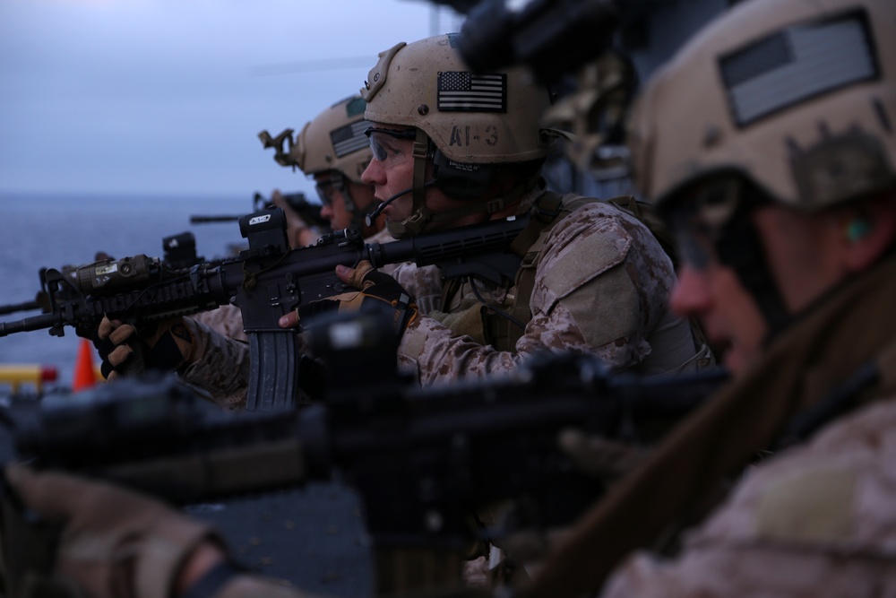 11th Marine Expeditionary Unit's raid force conducts combat drills