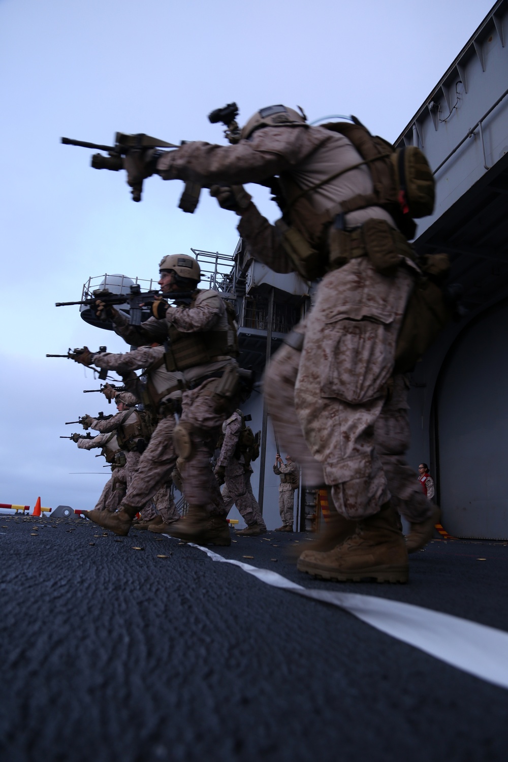 11th Marine Expeditionary Unit's raid force conducts combat drills