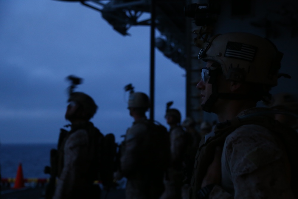 11th Marine Expeditionary Unit's raid force conducts combat drills