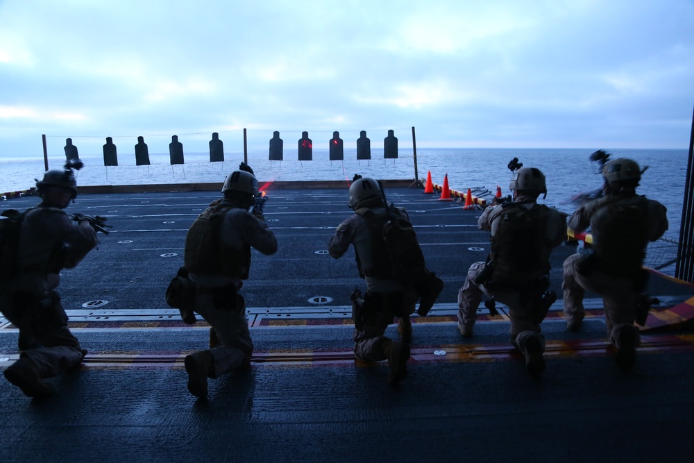 11th Marine Expeditionary Unit's raid force conducts combat drills