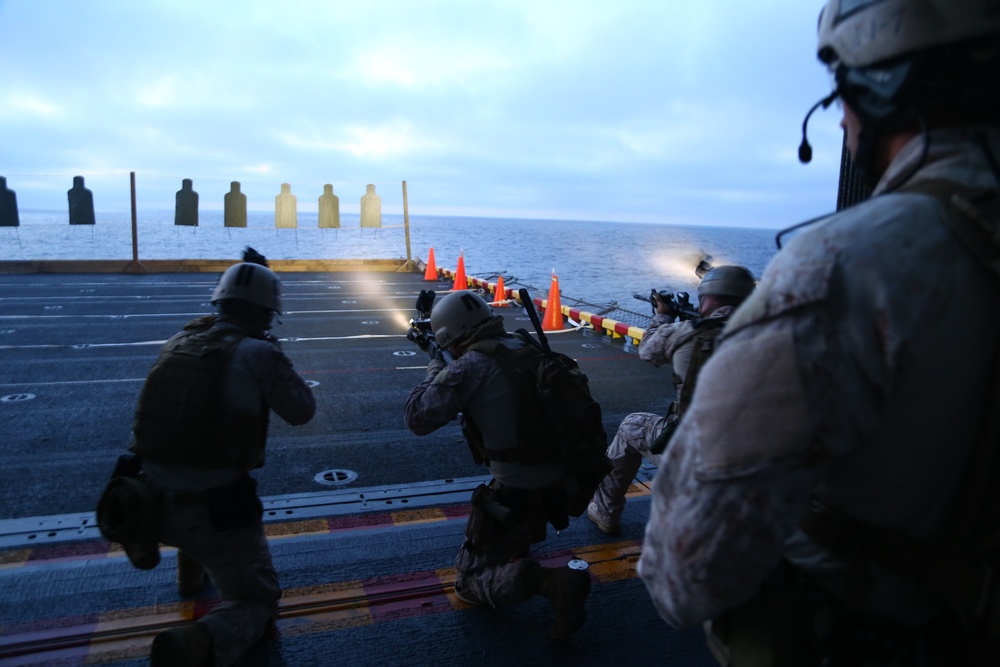 11th Marine Expeditionary Unit's raid force conducts combat drills