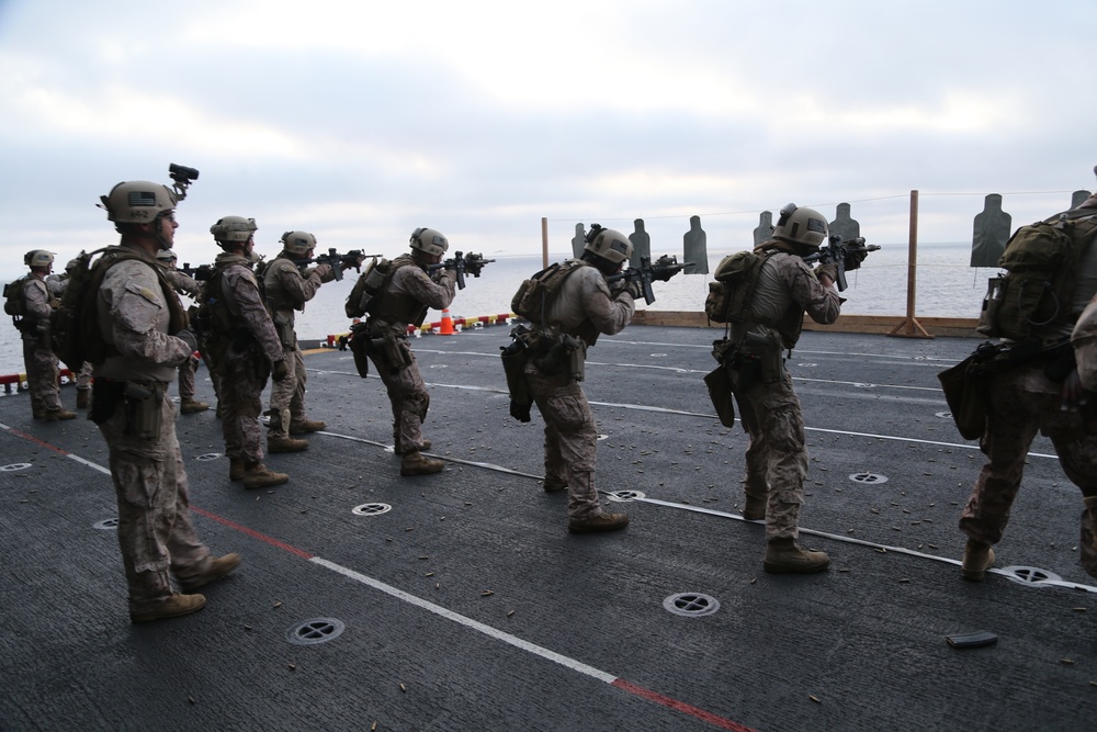 11th Marine Expeditionary Unit's raid force conducts combat drills