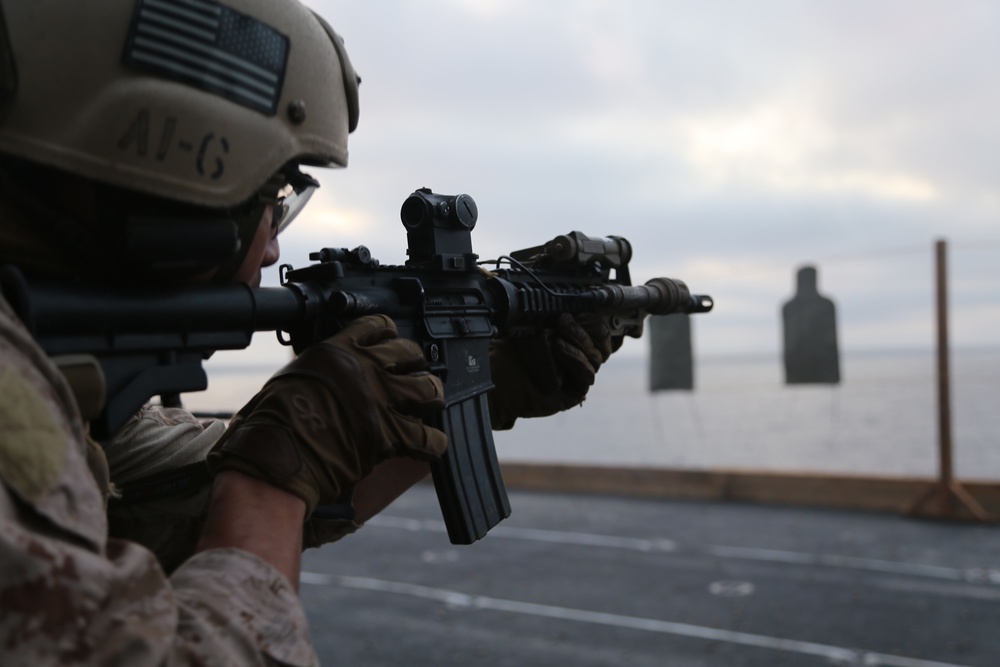 11th Marine Expeditionary Unit's raid force conducts combat drills