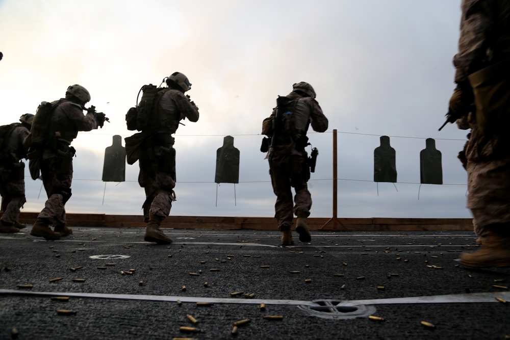 11th Marine Expeditionary Unit's raid force conducts combat drills