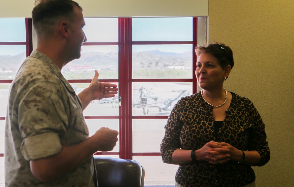 Under Secretary of Defense Visits Camp Pendleton