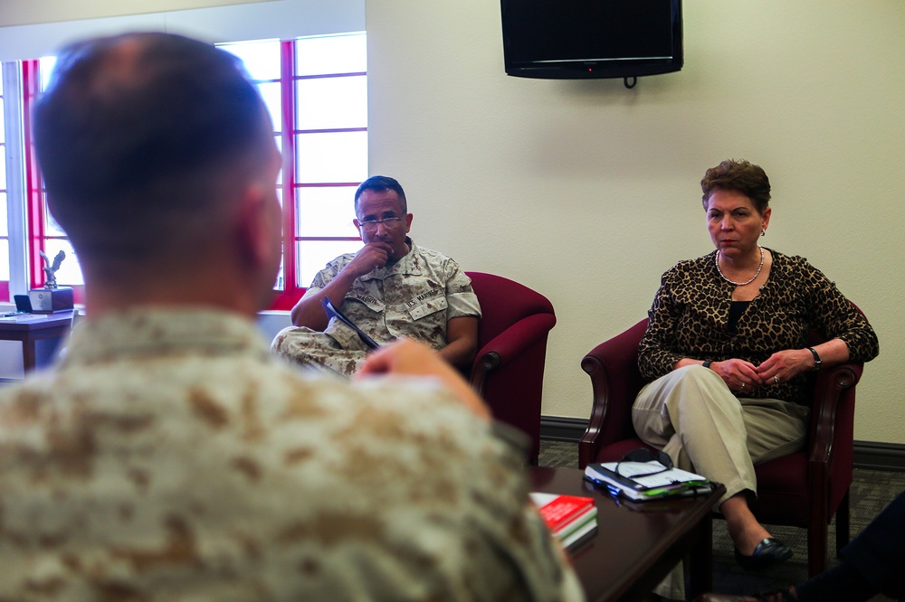 Under Secretary of Defense Visits Camp Pendleton