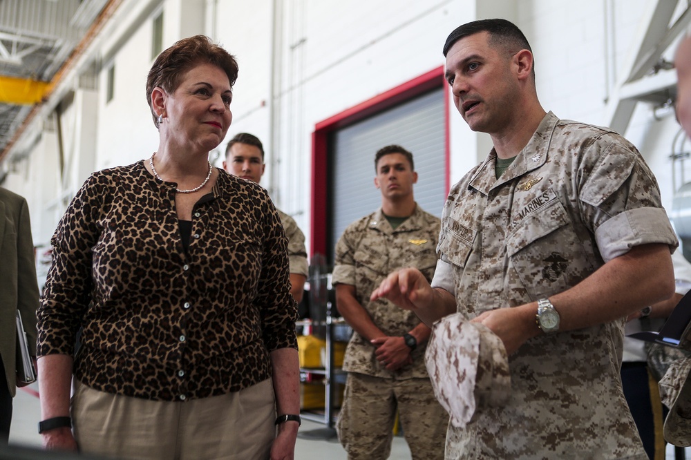 Under Secretary of Defense Visits Camp Pendleton