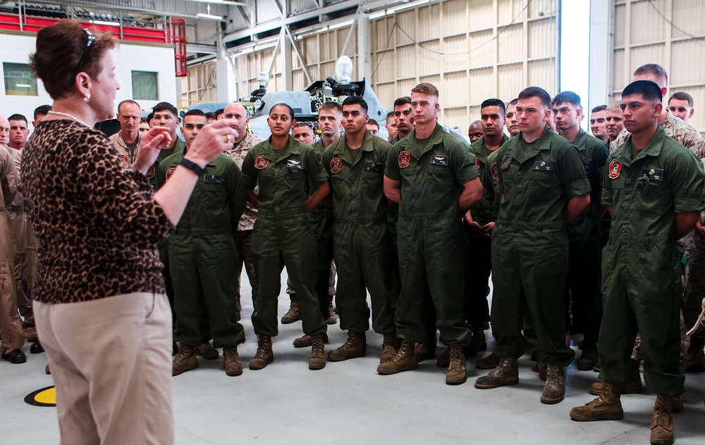 Under Secretary of Defense Visits Camp Pendleton