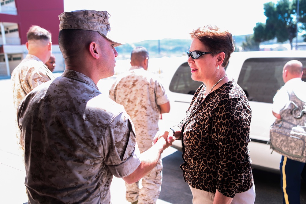 Under Secretary of Defense Visits Camp Pendleton