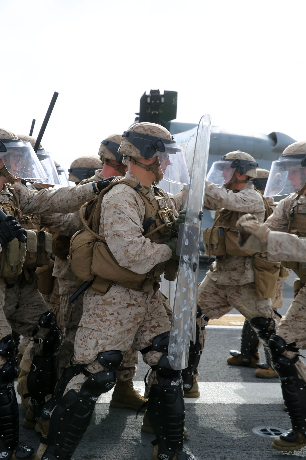 11th MEU Marines control chaos aboard USS Makin Island