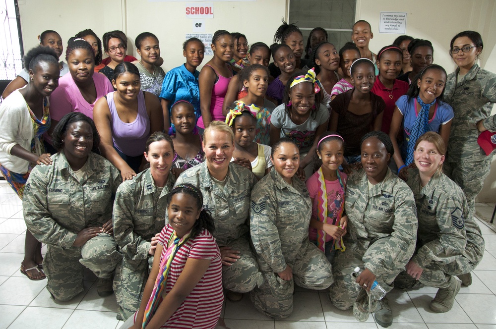 Air Force women meet with Belizean girls' group
