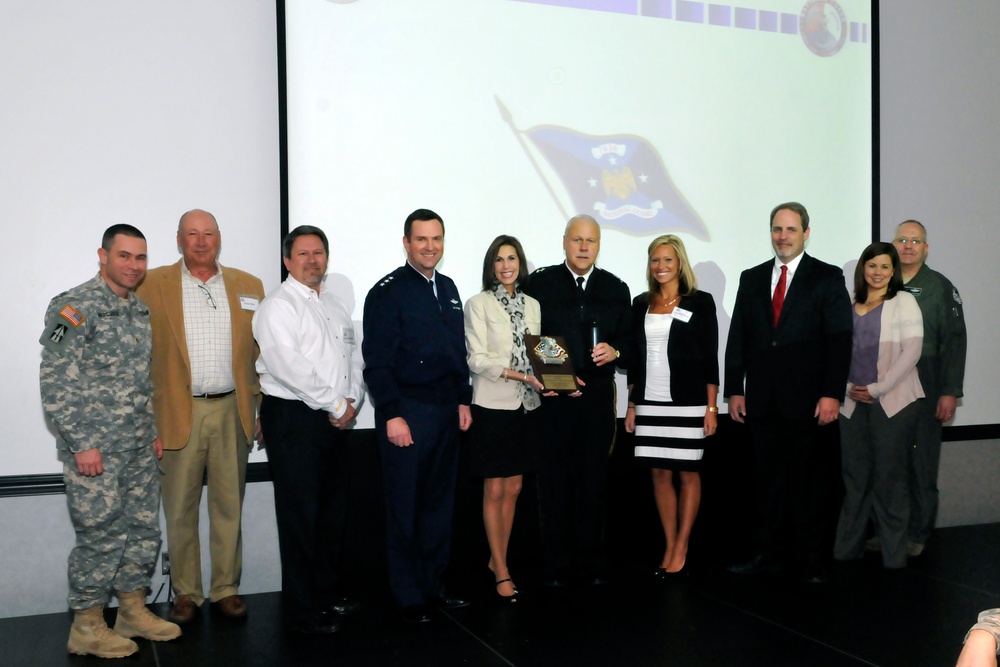 National Guard Bureau vice chief speaks to community and business leaders of Fort Wayne