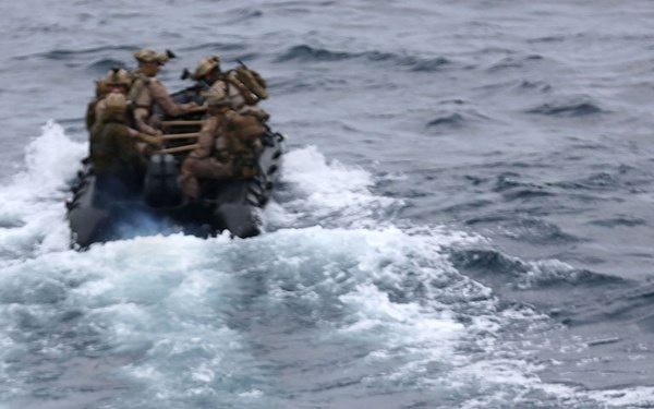 11th MEU raid force conducts VBSS