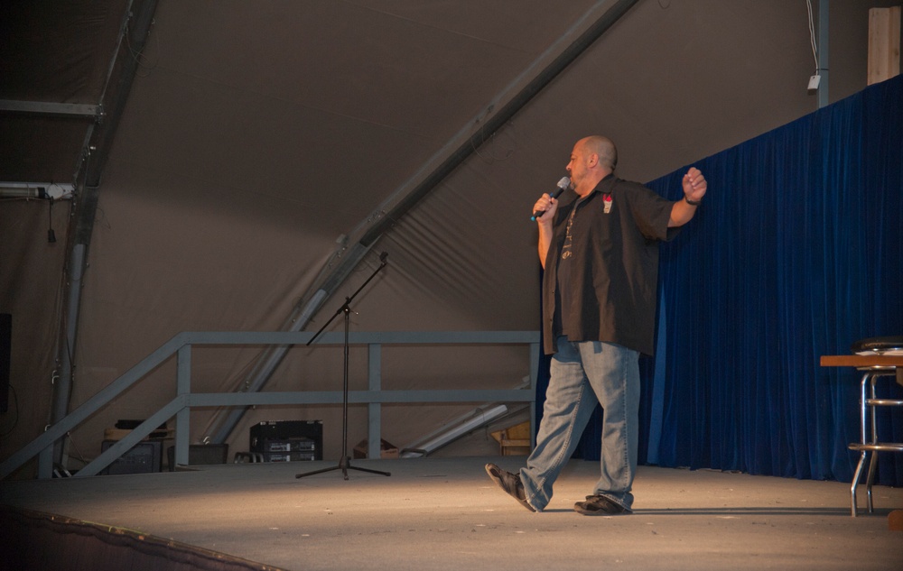 Comedy duo perform for TCM Airmen