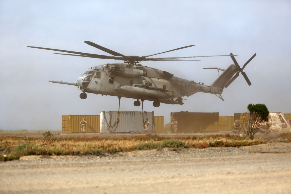 11th MEU conducts helicopter support team mission