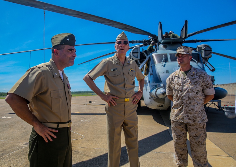 Adm. Samuel Locklear visits MRF-D Marines and Sailors