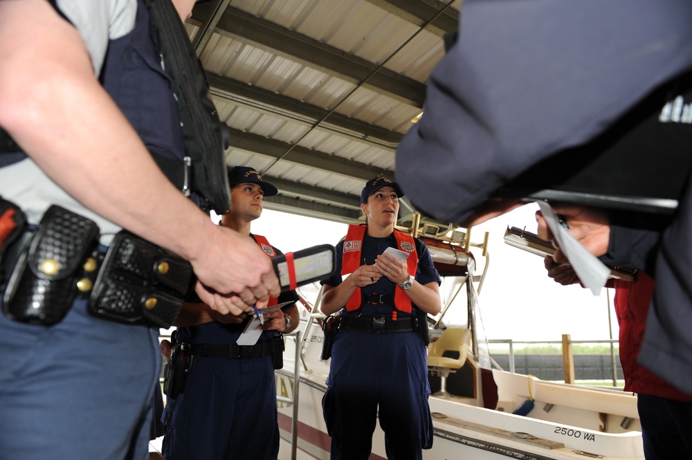 US - Canadian 'shiprider' training integrates crew, combats cross-border crime