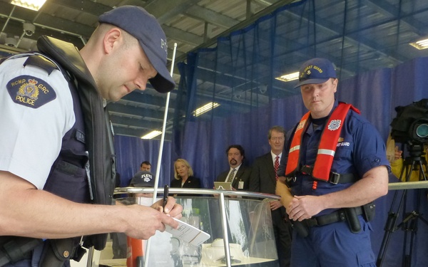 US - Canadian 'shiprider' training integrates crew, combats cross-border crime