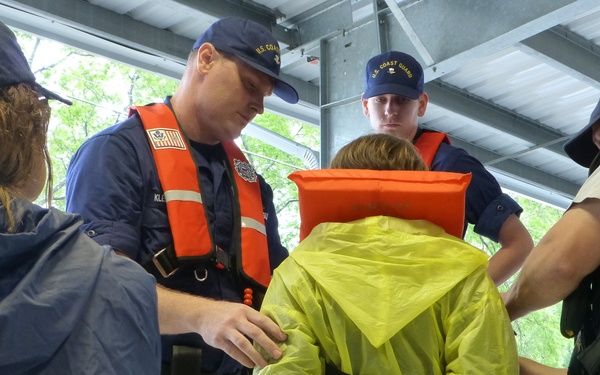 US - Canadian 'shiprider' training integrates crew, combats cross-border crime
