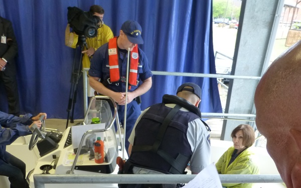 US - Canadian 'shiprider' training integrates crew, combats cross-border crime