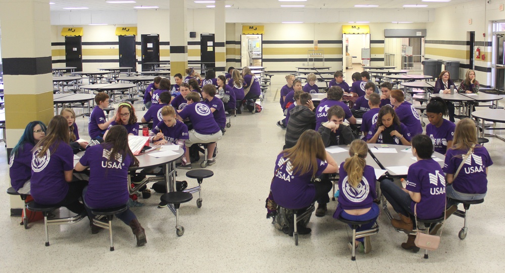 Mt. Juliet Middle School celebrates Purple Up Day