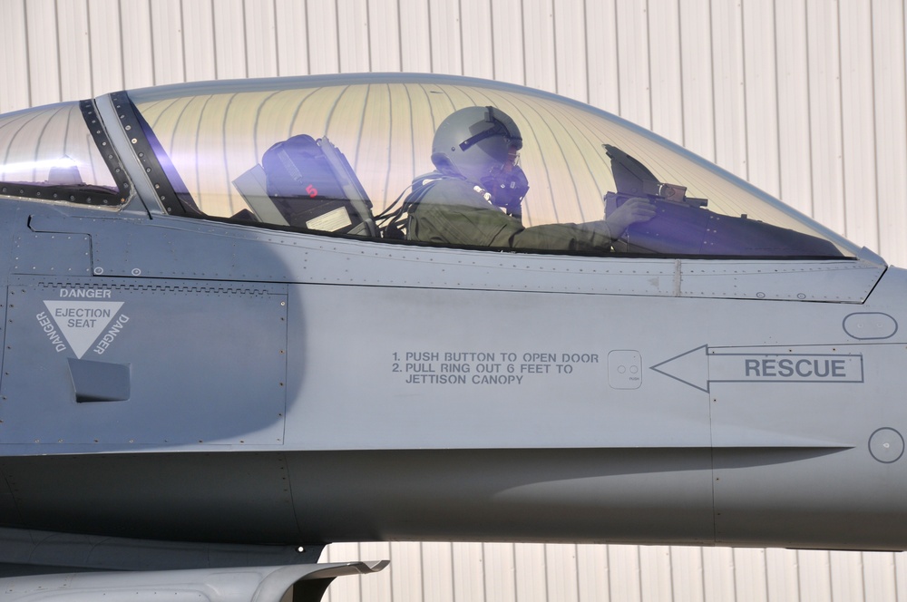 Lt. Gen. William H. Etter flies with the 177th Fighter Wing
