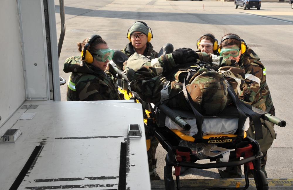 Airmen, Soldiers team up during dust-off, medevac