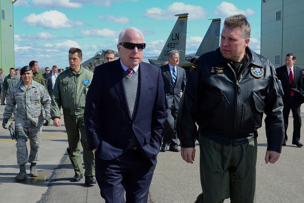 McCain, US senators visit NATO