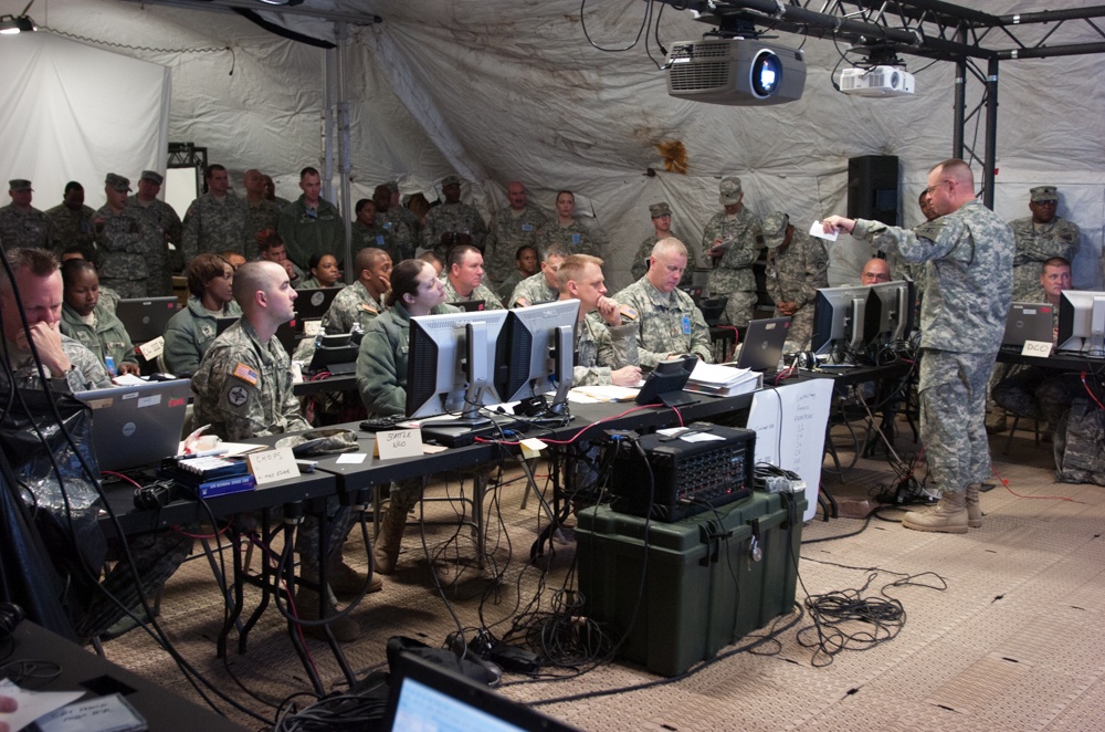 Briefing at Fort Bragg 14-04 Warfighter