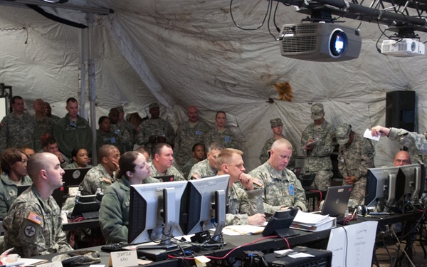 Briefing at Fort Bragg 14-04 Warfighter