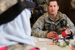 Paratroopers train to evacuate noncombatants