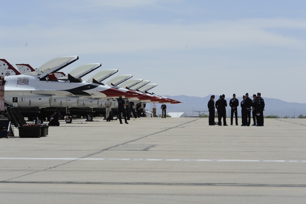 Thunderbirds arrive at D-M, participate in Heroes' Day