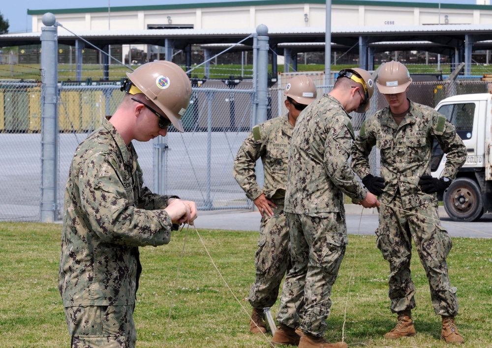 NMCB 1 DET Okinawa Sailors conduct SCWS training
