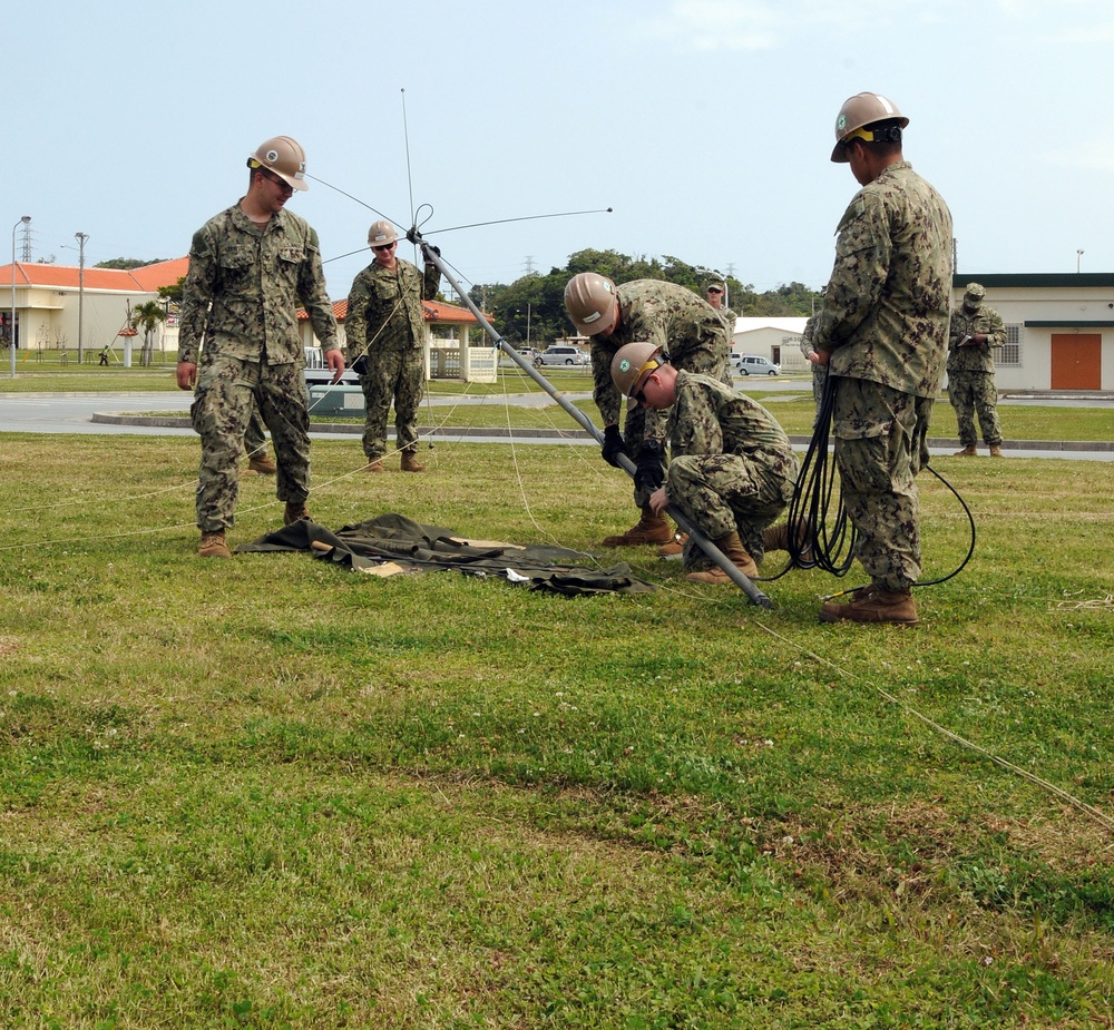 NMCB 1 DET Okinawa Sailors conduct SCWS training
