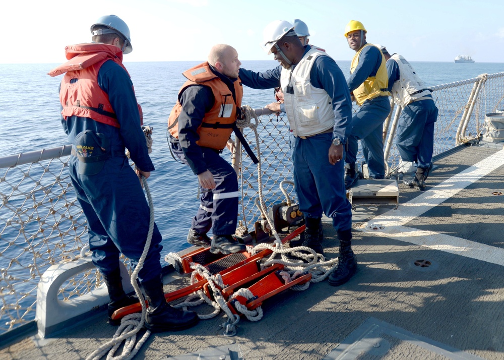 Cross-deck with French navy frigate Dupleix