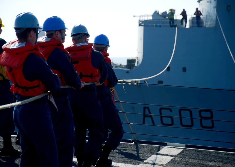 USS Ramage underway replenishment