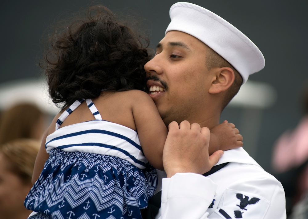USS Spruance homecoming
