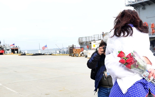 USS San Jacinto returns from deployment