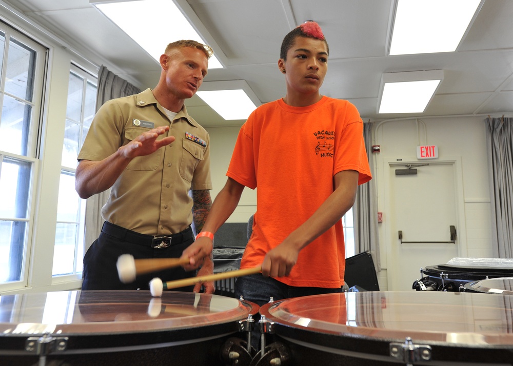 US Pacific Fleet Band hosts high school students