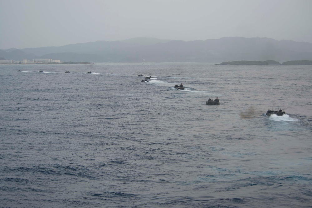 Amphibious assault vehicles depart USS Ashland