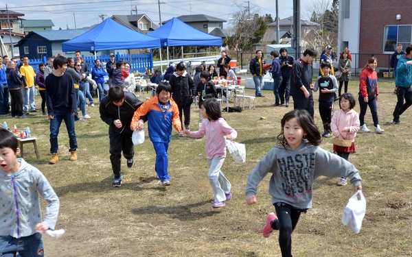 Navy Misawa Sailors Visit Bikou-en Children's Care Center for Easter