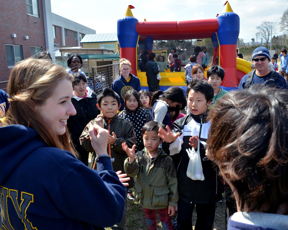 Navy Misawa Sailors Visit Bikou-en Children's Care Center for Easter