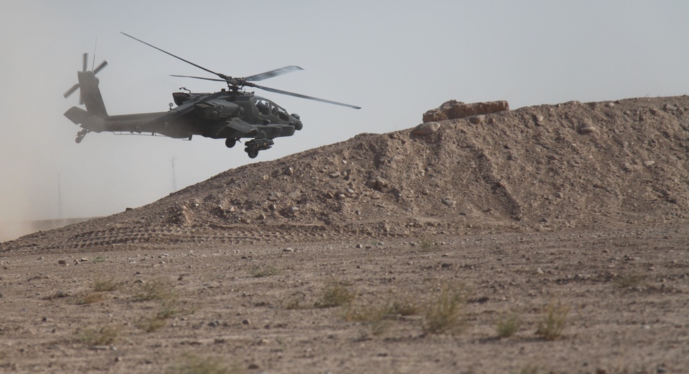 Apache takes flight from FOB Tarin Kowt