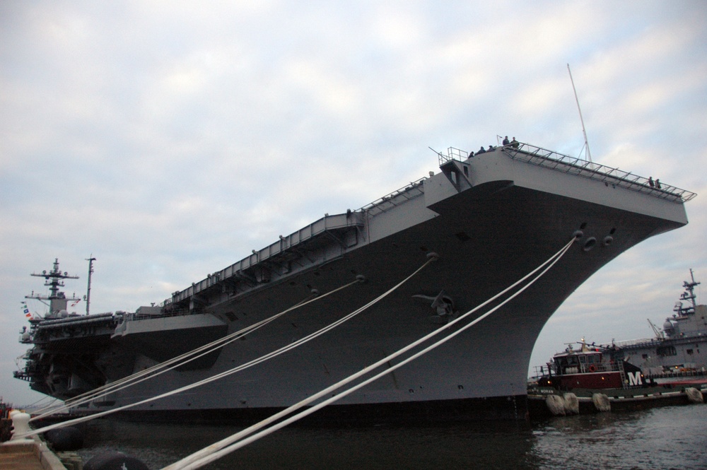 USS Carl Vinson prepares to depart Naval Station Norfolk